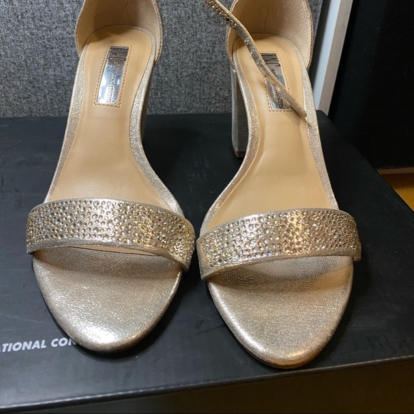Macy’s Open Toe Gold Heels - Picture 4 of 16